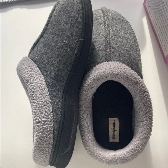 Dearfoams Charcoal Slippers with Soft Gray Lining - Picture 2 of 3